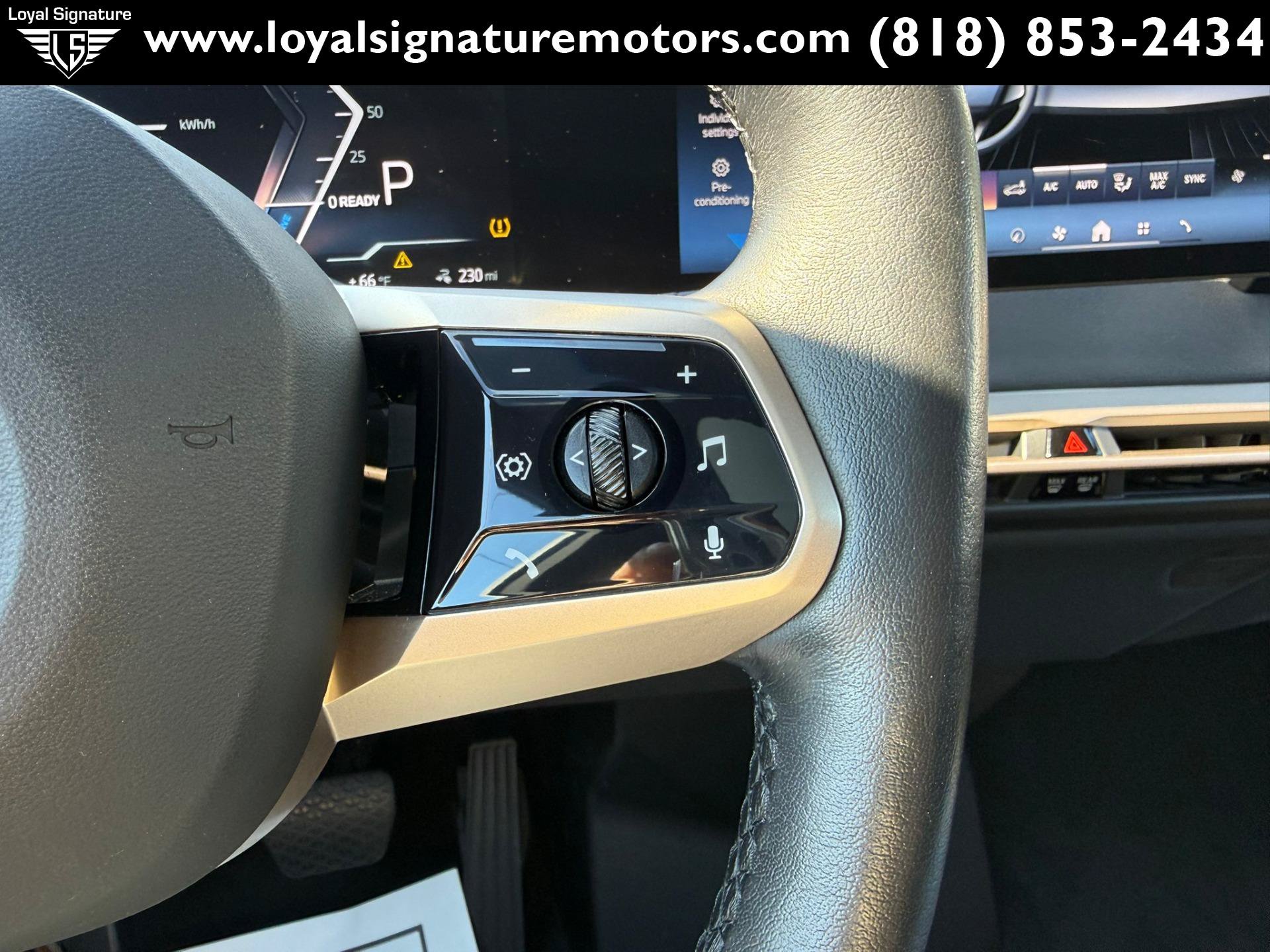 Used 2024 BMW iX xDrive50 w/ Sport Package AWD/4WD image 28