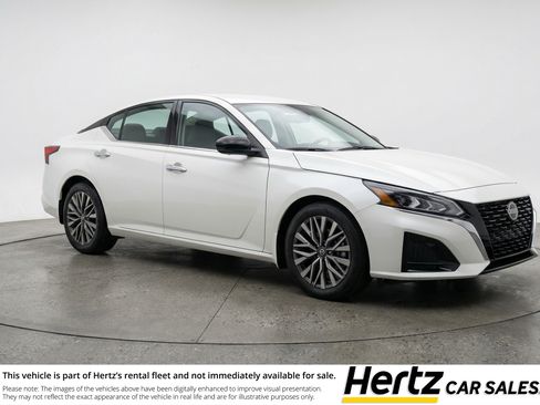 Used 2025 Nissan Altima 2.5 SV FWD image 1