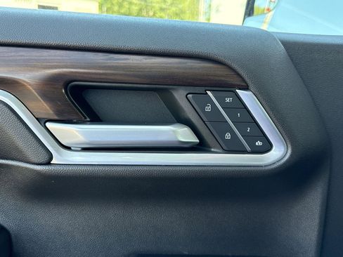 Used 2022 GMC Sierra 1500 SLT w/ SLT Premium Package image 19