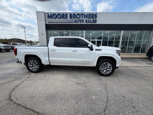 Used 2022 GMC Sierra 1500 Denali w/ Denali Reserve Package AWD/4WD image 1