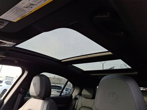 New 2025 Alfa Romeo Stelvio Sprint image 10