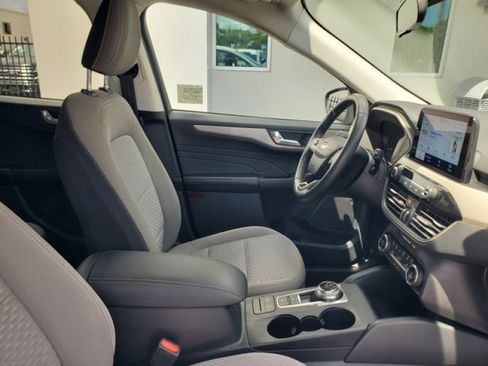 Used 2021 Ford Escape SE w/ SE Sport Appearance Package FWD image 32