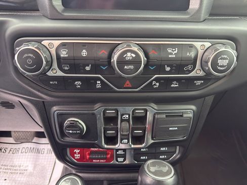 Used 2021 Jeep Wrangler Unlimited Rubicon image 36