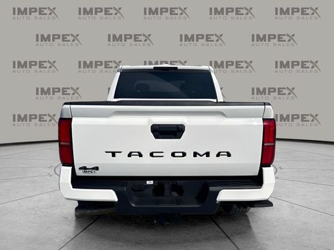 Used 2024 Toyota Tacoma TRD Sport AWD/4WD image 4