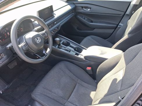 Used 2023 Honda Accord EX image 9