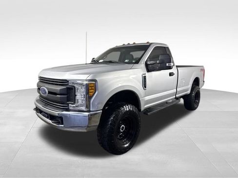 Used 2017 Ford F250 XL w/ Power Equipment Group AWD/4WD image 3
