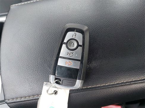 Certified 2020 Ford Fusion SE image 33