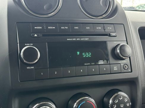 Used 2013 Jeep Patriot Latitude FWD image 24
