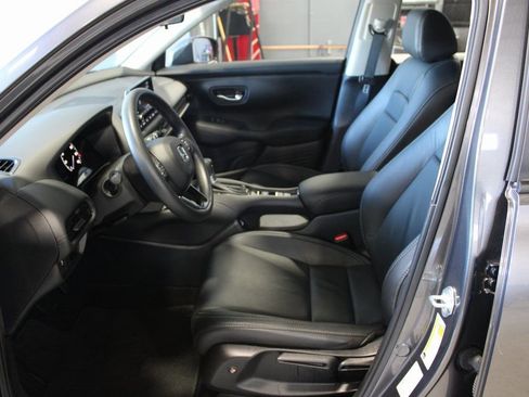 Used 2023 Honda HR-V LX image 9