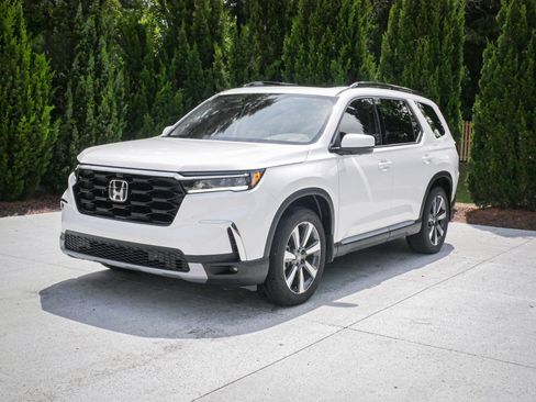 Used 2025 Honda Pilot Elite image 5