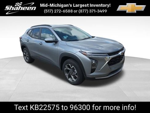 Used 2024 Chevrolet Trax LT w/ Driver Confidence Package FWD image 1