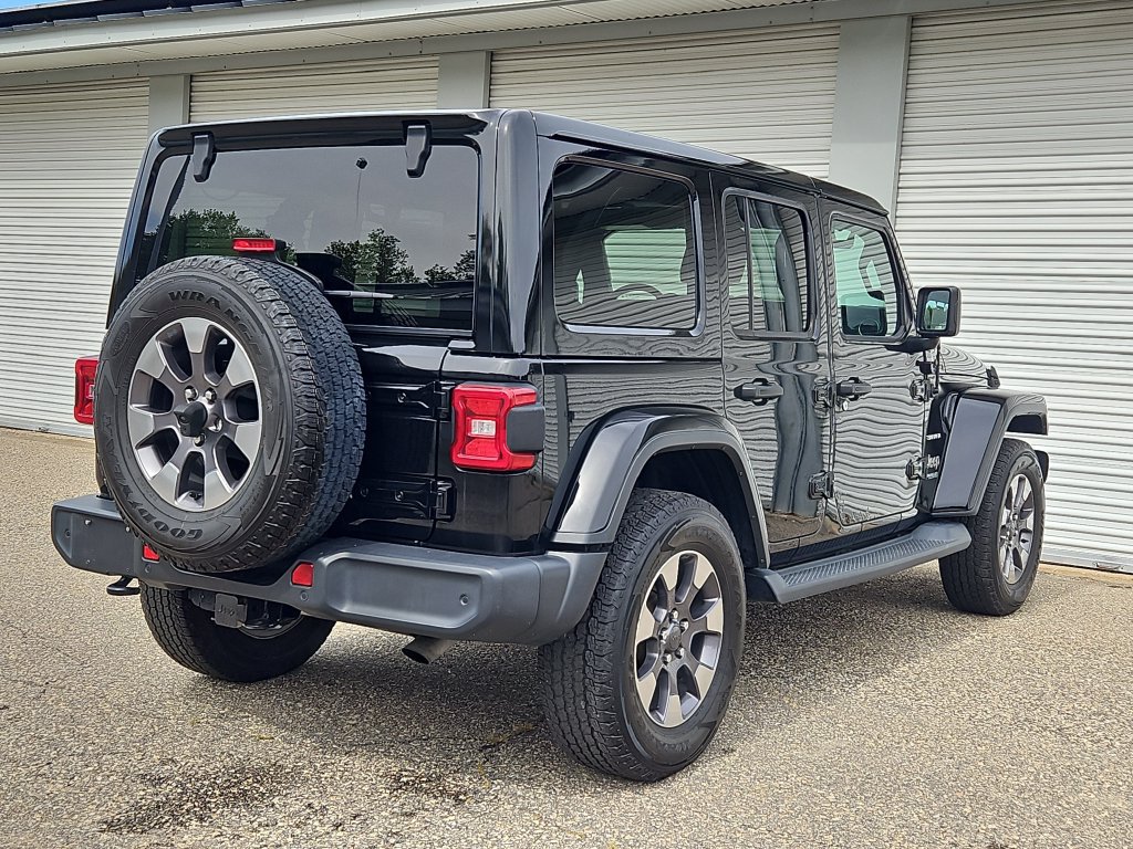 Used 2018 Jeep Wrangler Unlimited Sahara w/ Dual Top Group AWD/4WD image 7