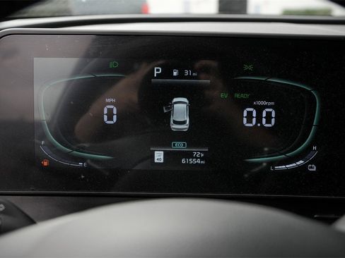 Used 2023 Kia Sportage EX w/ EX Premium Package image 17