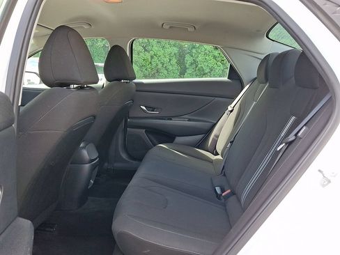 Used 2024 Hyundai Elantra SEL FWD image 10