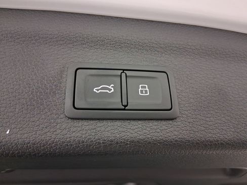 New 2025 Audi Q3 2.0T Premium image 28