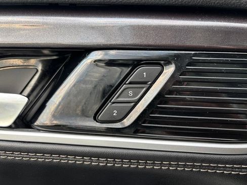 Used 2023 Jeep Wagoneer 4WD w/ Premium Group I image 17