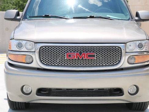 Used 2001 GMC Yukon XL Denali AWD/4WD image 12