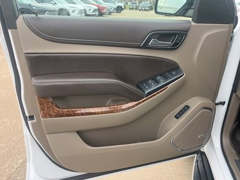 Used 2017 Chevrolet Suburban Premier image 10