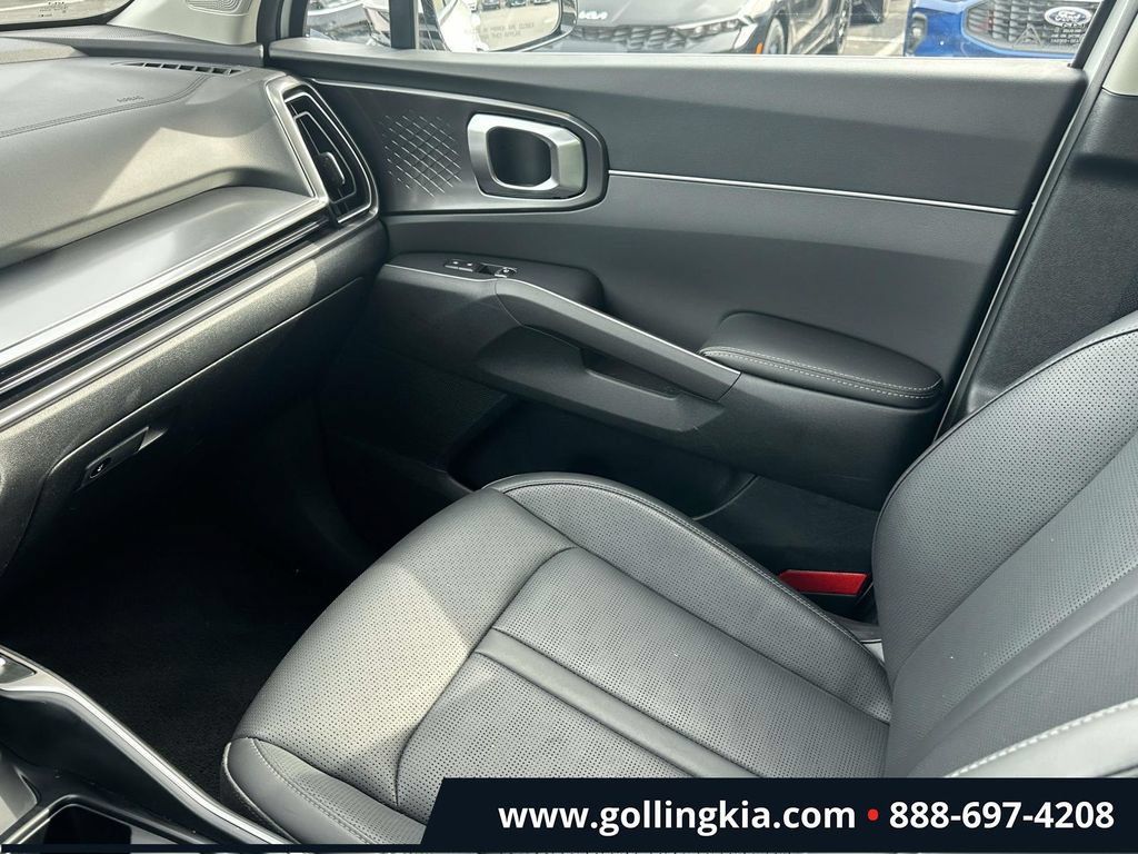 Certified 2026 Kia Sorento EX AWD/4WD image 32