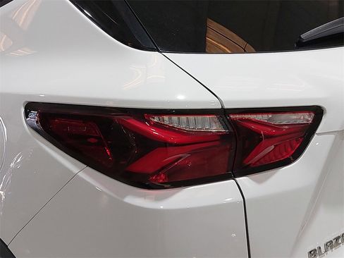 Used 2020 Chevrolet Blazer LT image 33