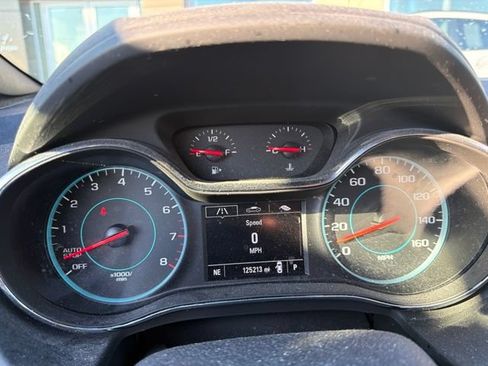 Used 2018 Chevrolet Cruze LT w/ Convenience Package FWD image 5