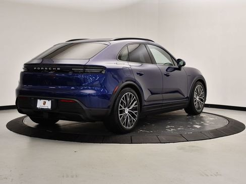 Certified 2025 Porsche Macan 4S Electric image 7