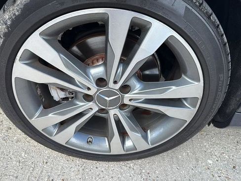 Used 2015 Mercedes-Benz C 300 Sedan image 14