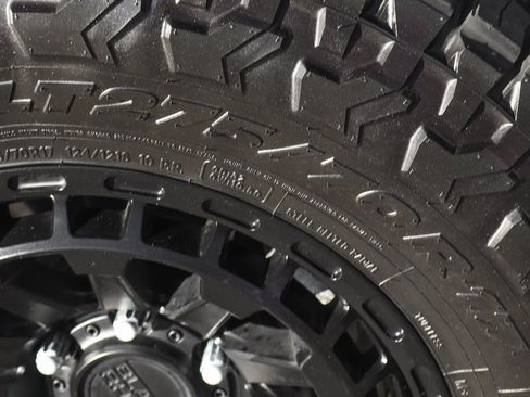 Used 2023 Chevrolet Silverado 1500 Custom image 45