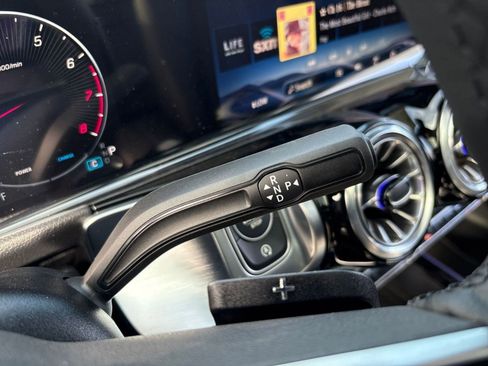 New 2026 Mercedes-Benz GLB 250 image 14