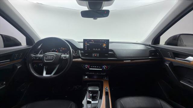 Used 2022 Audi Q5 2.0T Premium w/ Convenience Package AWD/4WD image 21
