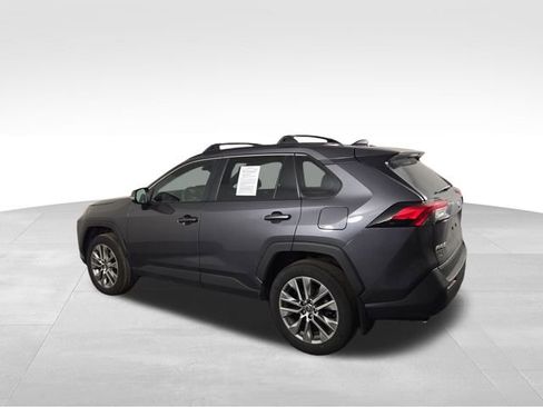 Used 2023 Toyota RAV4 XLE Premium image 10