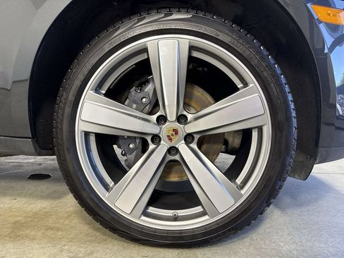Certified 2024 Porsche Macan AWD/4WD image 15