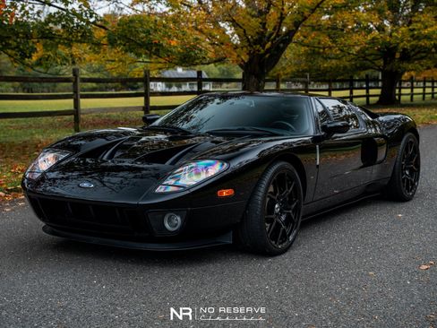 Used 2005 Ford GT image 15