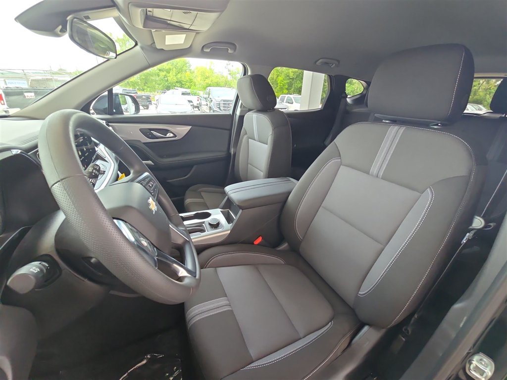 New 2026 Chevrolet Blazer LT w/ Midnight/Sport Edition AWD/4WD image 19