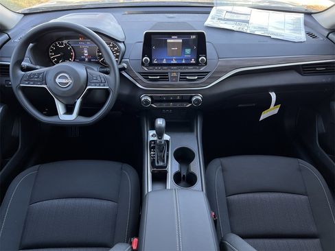 New 2025 Nissan Altima 2.5 SV image 8