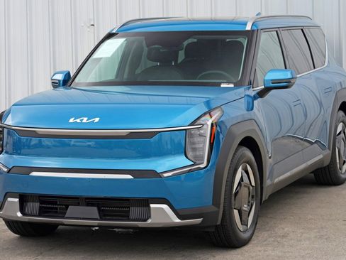 Used 2024 Kia EV9 Wind image 49