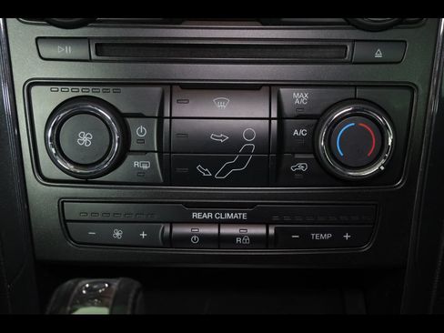 Used 2016 Ford Explorer XLT FWD image 22