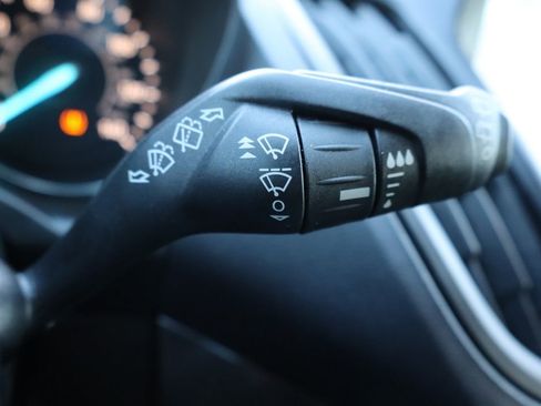 Used 2017 Ford Escape Titanium image 32