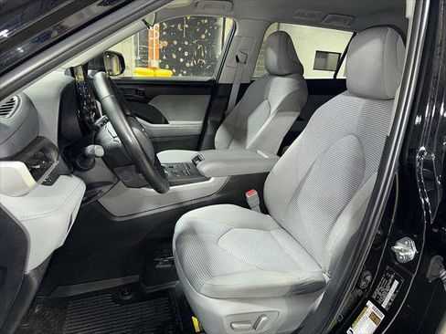 Certified 2022 Toyota Highlander LE image 15