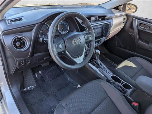 Used 2019 Toyota Corolla LE image 9