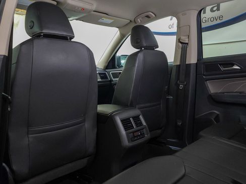 Used 2021 Volkswagen Atlas SE image 45