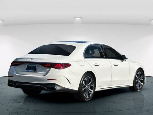 Used 2025 Mercedes-Benz E 350 Sedan image 7