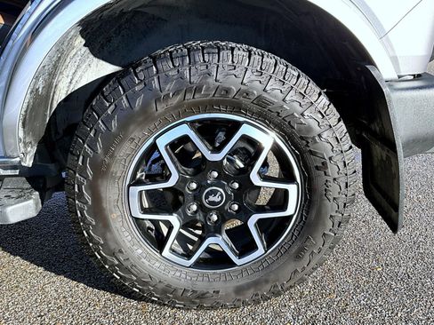 Used 2024 Ford Bronco Outer Banks image 32