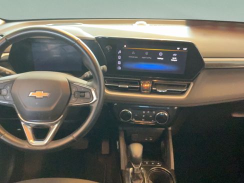 Used 2024 Chevrolet TrailBlazer LT w/ LT Cold Weather Package FWD image 23