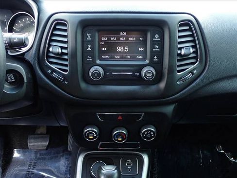 Used 2017 Jeep Compass Latitude AWD/4WD image 15