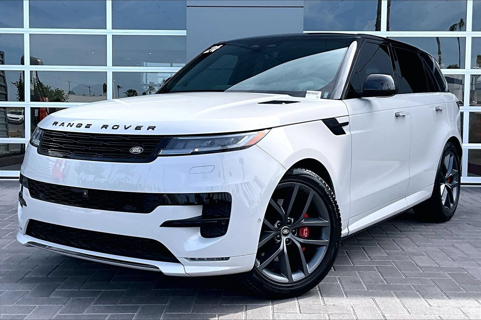 Used 2024 Land Rover Range Rover Sport Dynamic SE AWD/4WD image 1