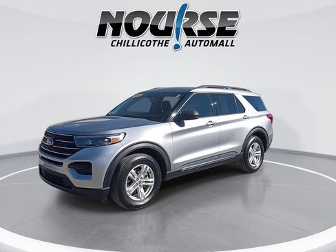 Used 2020 Ford Explorer XLT w/ Comfort Package image 4