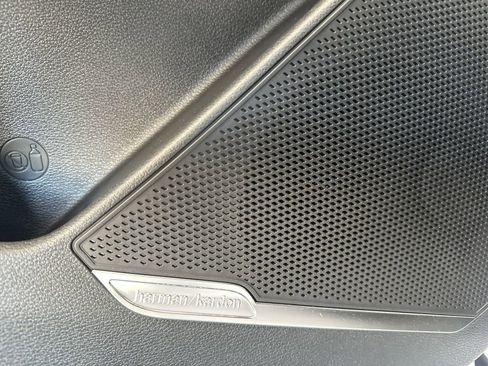 Used 2025 Kia Sportage SX image 30