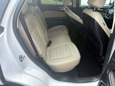 Used 2022 Ford Edge SEL w/ Convenience Package AWD/4WD image 15