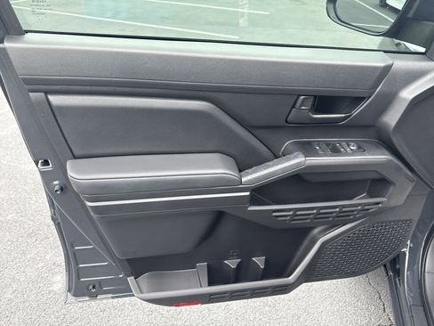 Used 2025 Toyota Tacoma SR image 22